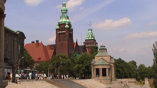 Hoch über der Oder thront das Schloss in Stettin